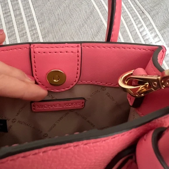 Michael Kors Mercer Extra-Small / Mini Pebbled Leather satchel purse / bag - Picture 9 of 12